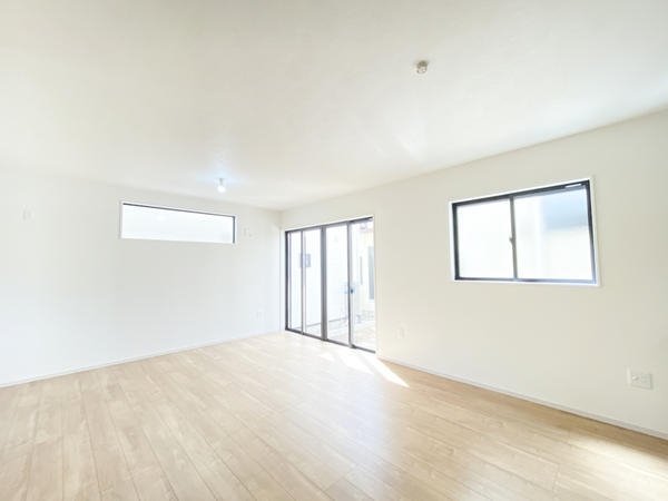 横浜市瀬谷区下瀬谷3丁目　新築戸建　全3棟　2号棟