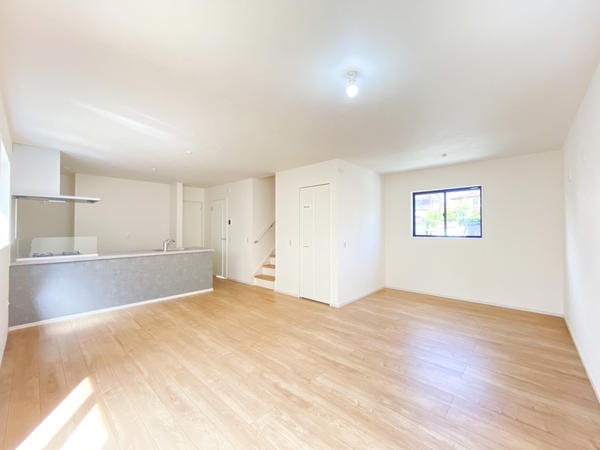 横浜市瀬谷区下瀬谷3丁目　新築戸建　全3棟　2号棟