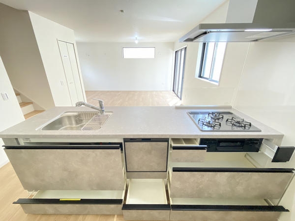 横浜市瀬谷区下瀬谷3丁目　新築戸建　全3棟　2号棟