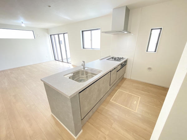 横浜市瀬谷区下瀬谷3丁目　新築戸建　全3棟　2号棟