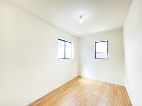 横浜市瀬谷区下瀬谷3丁目　新築戸建　全3棟　2号棟