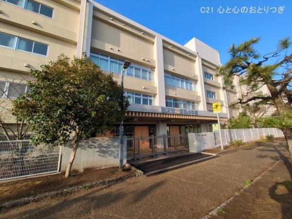 藤沢市鵠沼海岸４丁目の土地(藤沢市立鵠南小学校)