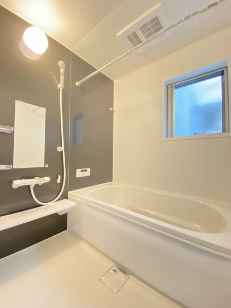 藤沢市高倉　新築戸建　全３棟　２号棟