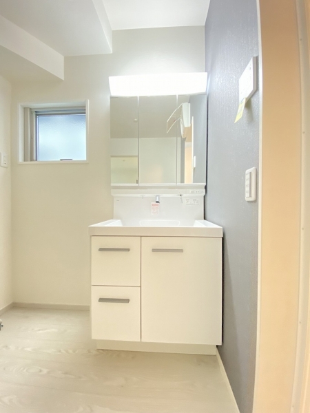 藤沢市高倉　新築戸建　全３棟　２号棟