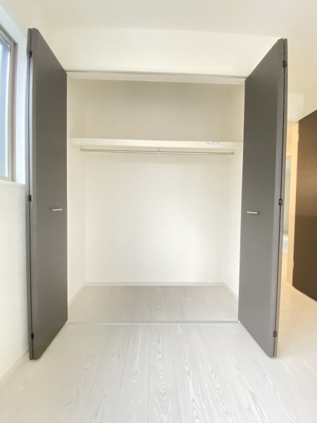 藤沢市高倉　新築戸建　全３棟　２号棟