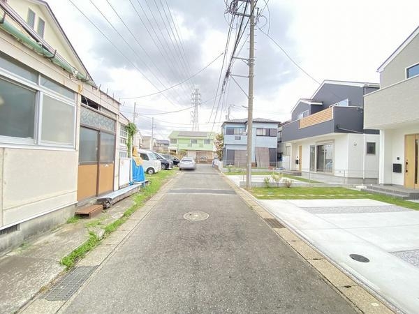 藤沢市高倉　新築戸建　全３棟　２号棟