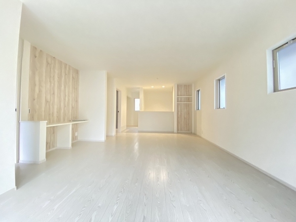 藤沢市高倉　新築戸建　全３棟　２号棟