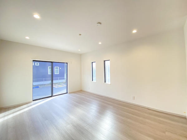 海老名市社家3丁目の中古一戸建て(リビング)