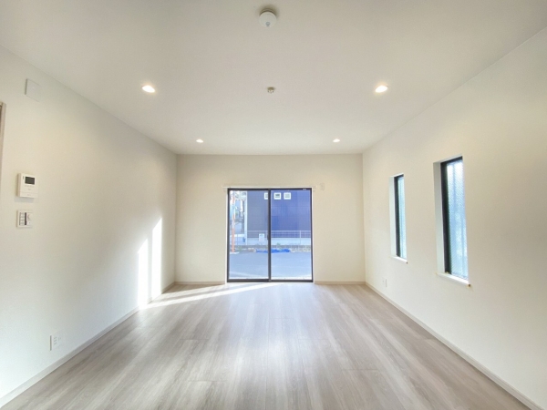 海老名市社家3丁目の中古一戸建て(リビング)