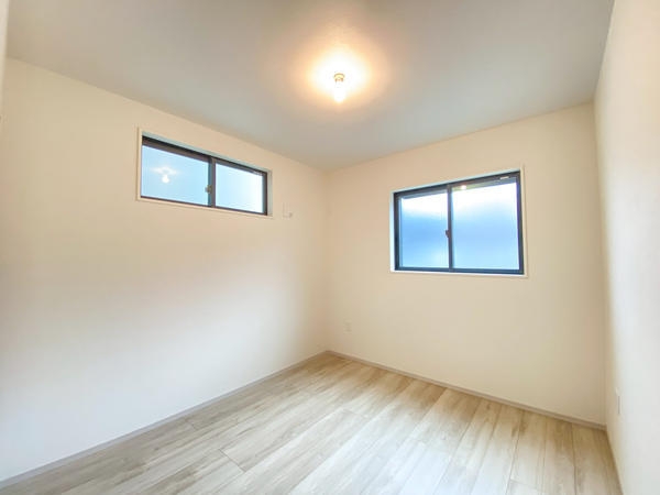 綾瀬市寺尾本町1丁目　新築戸建　全2棟　2号棟