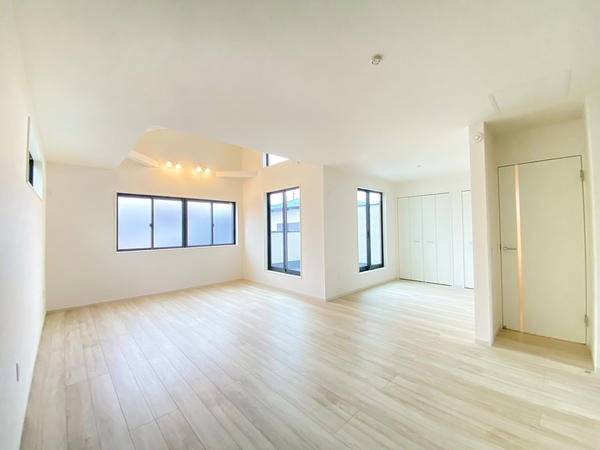 綾瀬市寺尾本町1丁目　新築戸建　全2棟　2号棟