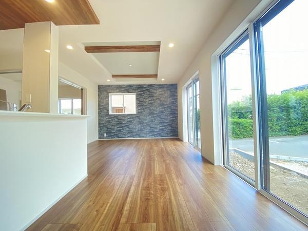 藤沢市高倉　新築戸建　全３棟　２号棟