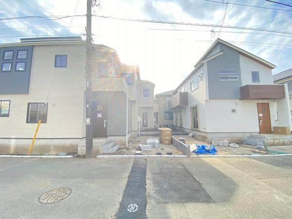 藤沢市高倉　新築戸建　全３棟　２号棟