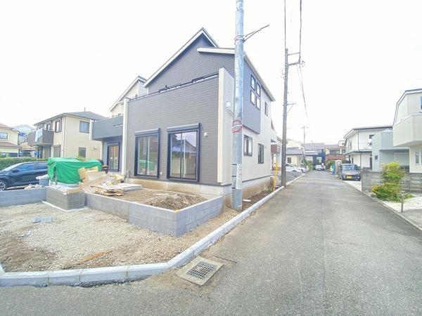 藤沢市高倉　新築戸建　全３棟　２号棟