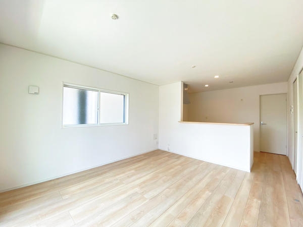 綾瀬市上土棚南1丁目　新築戸建　全2棟　1号棟