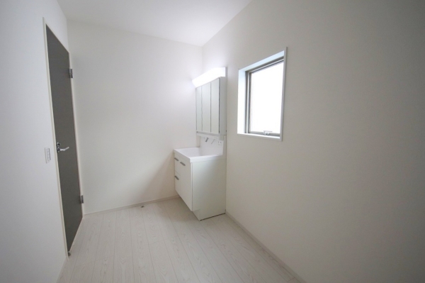 座間市緑ケ丘6丁目2期　新築分譲住宅　1号棟