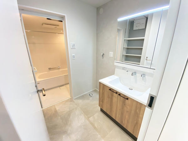 厚木市元町　新築戸建　全3棟　B号棟