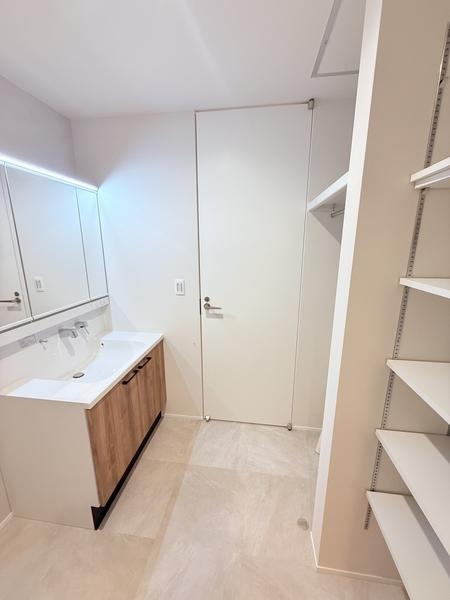 厚木市元町　新築戸建　全3棟　B号棟