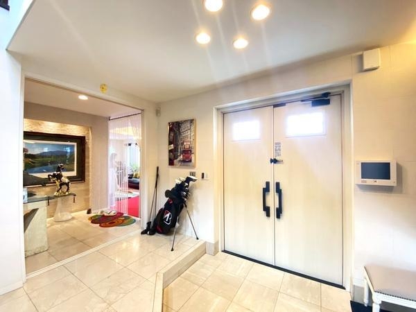 厚木市林4丁目の中古一戸建て(玄関)