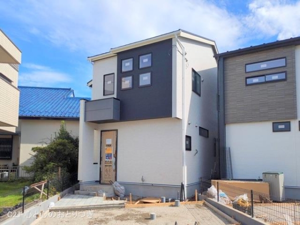 藤沢市本藤沢２丁目の新築一戸建