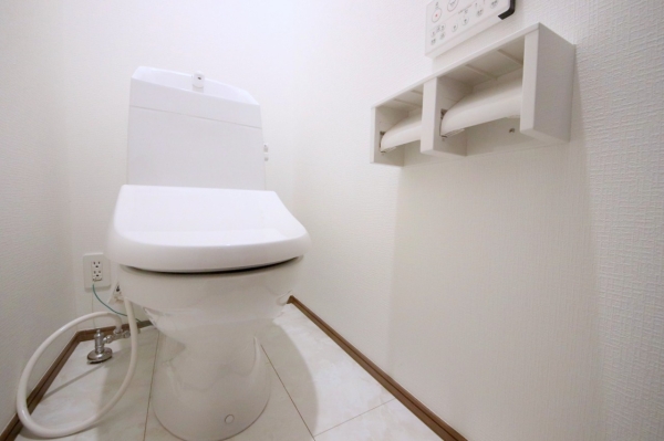 相模原市南区上鶴間8丁目 新築分譲住宅 A号棟(トイレ)