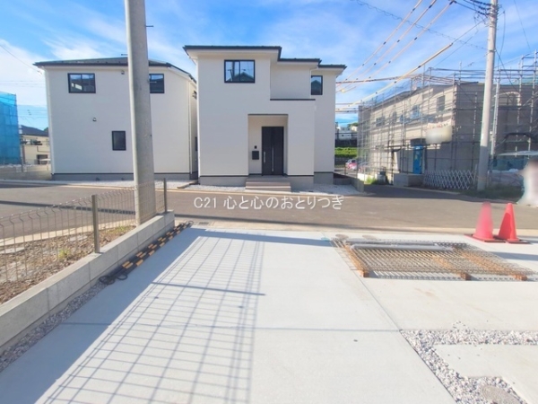 横浜市青葉区荏子田1丁目3期 新築分譲住宅 2号棟(前面道路含む現地写真)