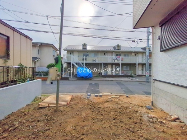 横浜市青葉区市ケ尾町 新築分譲住宅(前面道路含む現地写真)