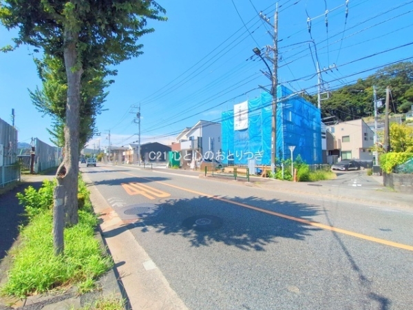 町田市相原町 新築分譲住宅 10号棟(前面道路含む現地写真)