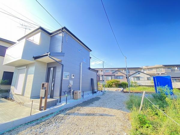 藤沢市高倉　新築戸建　全３棟　２号棟