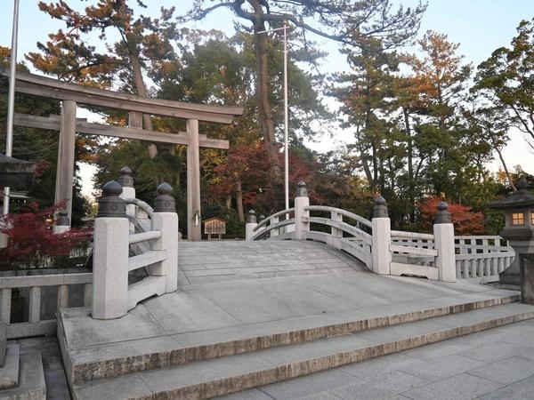 高座郡寒川町小谷1丁目の土地(寒川神社)