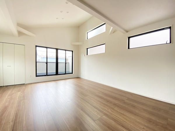 大和市鶴間1丁目　新築戸建　2号棟