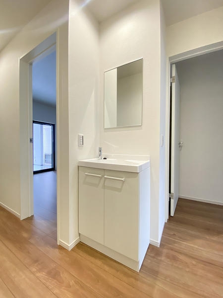 大和市鶴間1丁目　新築戸建　2号棟