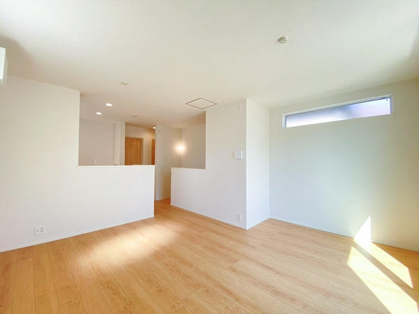 大和市西鶴間2丁目　新築戸建　全2棟　1号棟