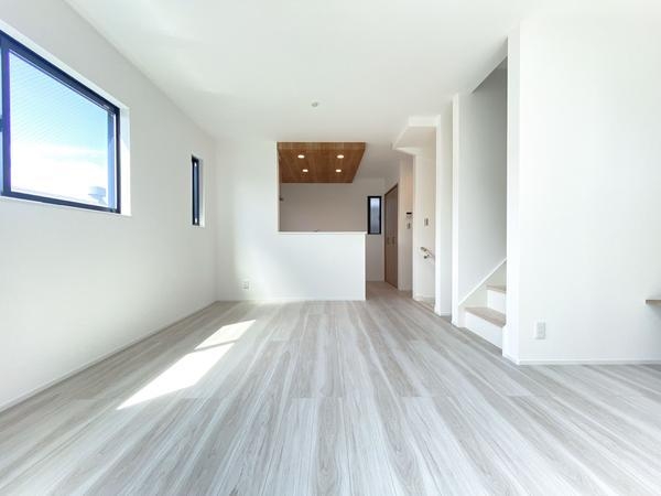 綾瀬市小園　新築戸建