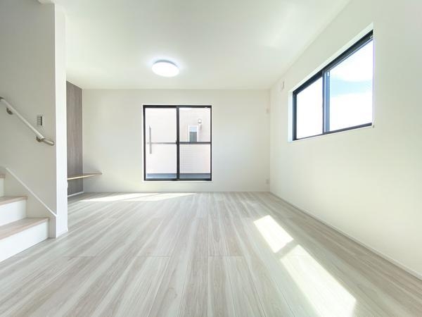 綾瀬市小園　新築戸建