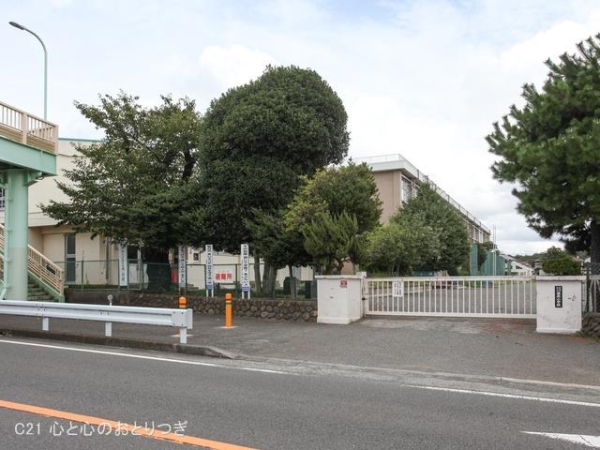 座間市南栗原３丁目の土地(座間市立栗原小学校)