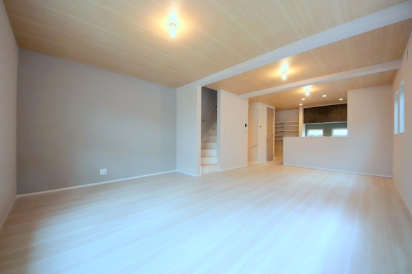 座間市ひばりが丘1丁目　新築分譲住宅　2号棟