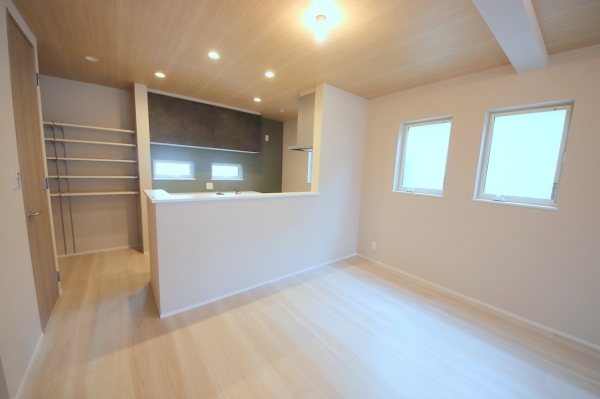 座間市ひばりが丘1丁目　新築分譲住宅　2号棟