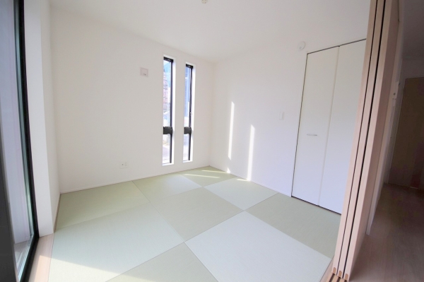 綾瀬市寺尾本町1丁目2期　新築分譲住宅　2号棟