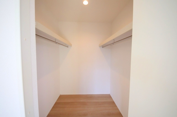 綾瀬市寺尾本町1丁目2期　新築分譲住宅　2号棟