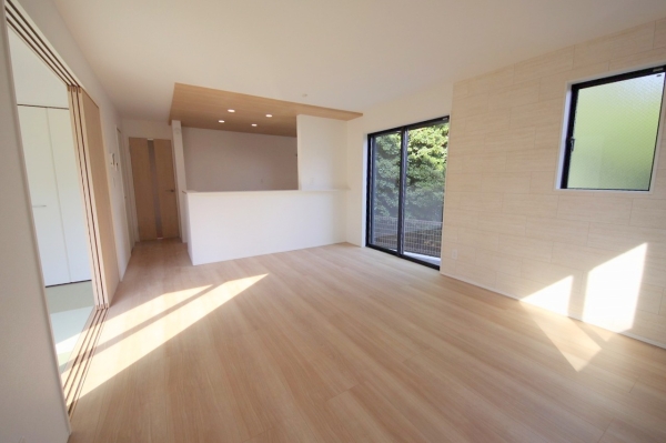 綾瀬市寺尾本町1丁目2期　新築分譲住宅　2号棟