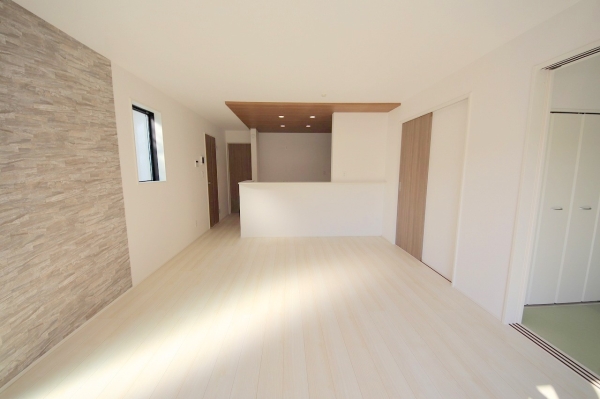 綾瀬市寺尾本町1丁目2期　新築分譲住宅　1号棟