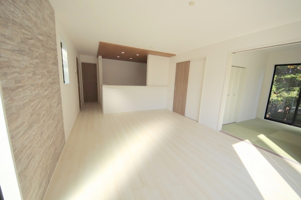 綾瀬市寺尾本町1丁目2期　新築分譲住宅　1号棟