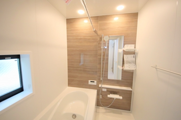 綾瀬市寺尾本町1丁目2期　新築分譲住宅　1号棟