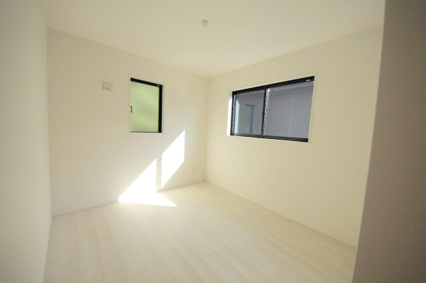 綾瀬市寺尾本町1丁目2期　新築分譲住宅　1号棟