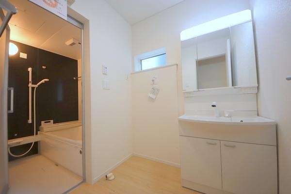 座間市新田宿　新築戸建　全2棟　2号棟