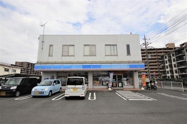 ベルドゥムール海老名弐番館(ローソン　海老名河原口店)
