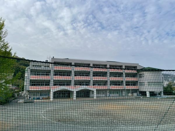熱海ハイプラザ(熱海市立第二小学校)
