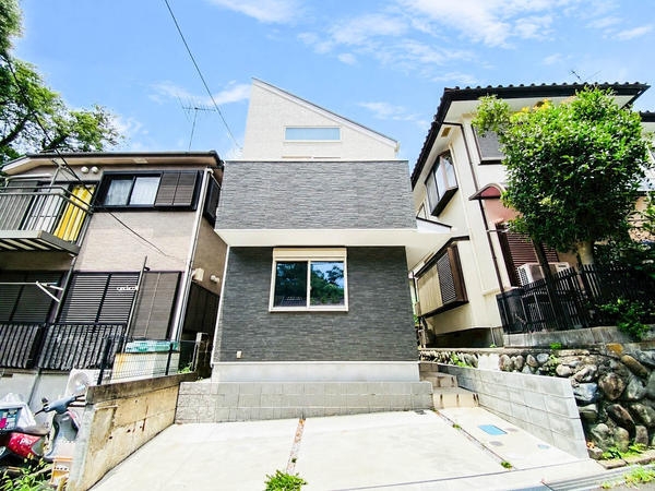 大和市上草柳９丁目の中古一戸建て