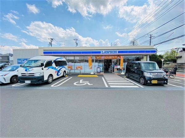 海老名市社家3丁目　新築戸建　全3棟　2号棟(ローソン海老名今里2丁目店)